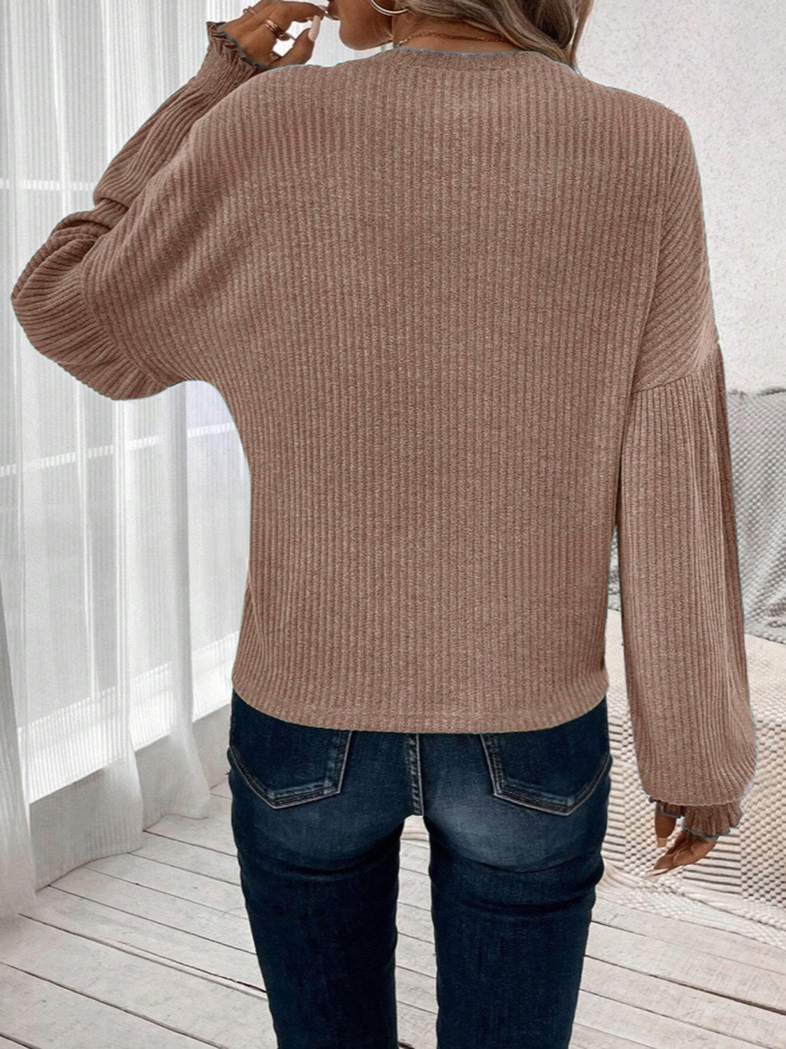 Olivia® | Ribbed crew neck t-shirt with lantern sleeves