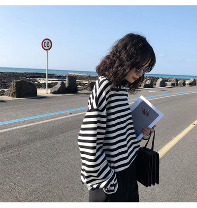 Brenda® | Retro striped long sleeve blouse