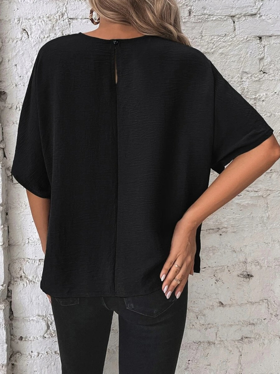 Alejandra® | Knotted, mid-length blouse with a round neckline