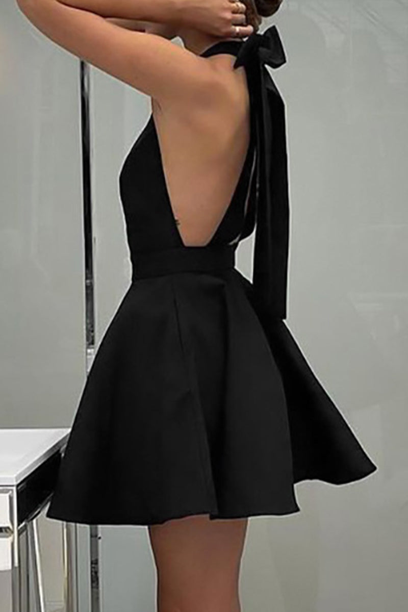 Fabiola® | Elegant, plain, backless evening dresses with bow and halterneck