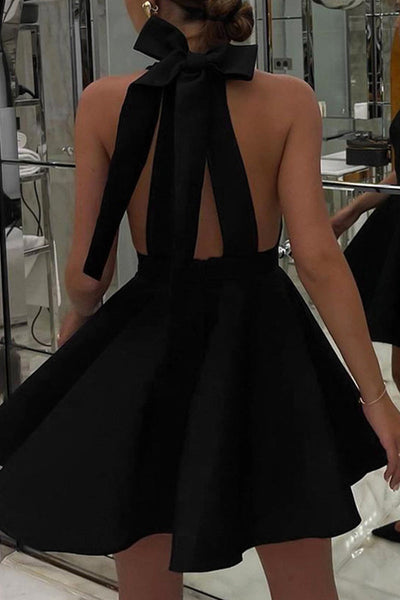 Fabiola® | Elegant, plain, backless evening dresses with bow and halterneck