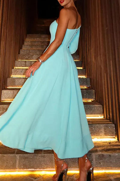 Magdalena® | Elegant, monochrome princess dresses with slanted collars and celebrity appliqués
