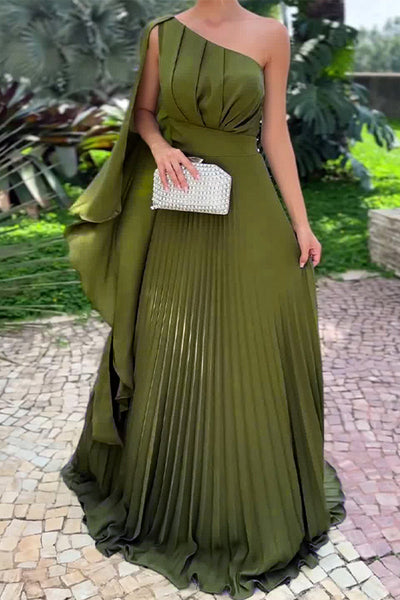 Ariadna® | Elegant, plain evening dresses with a slanted collar and pleated selvedge