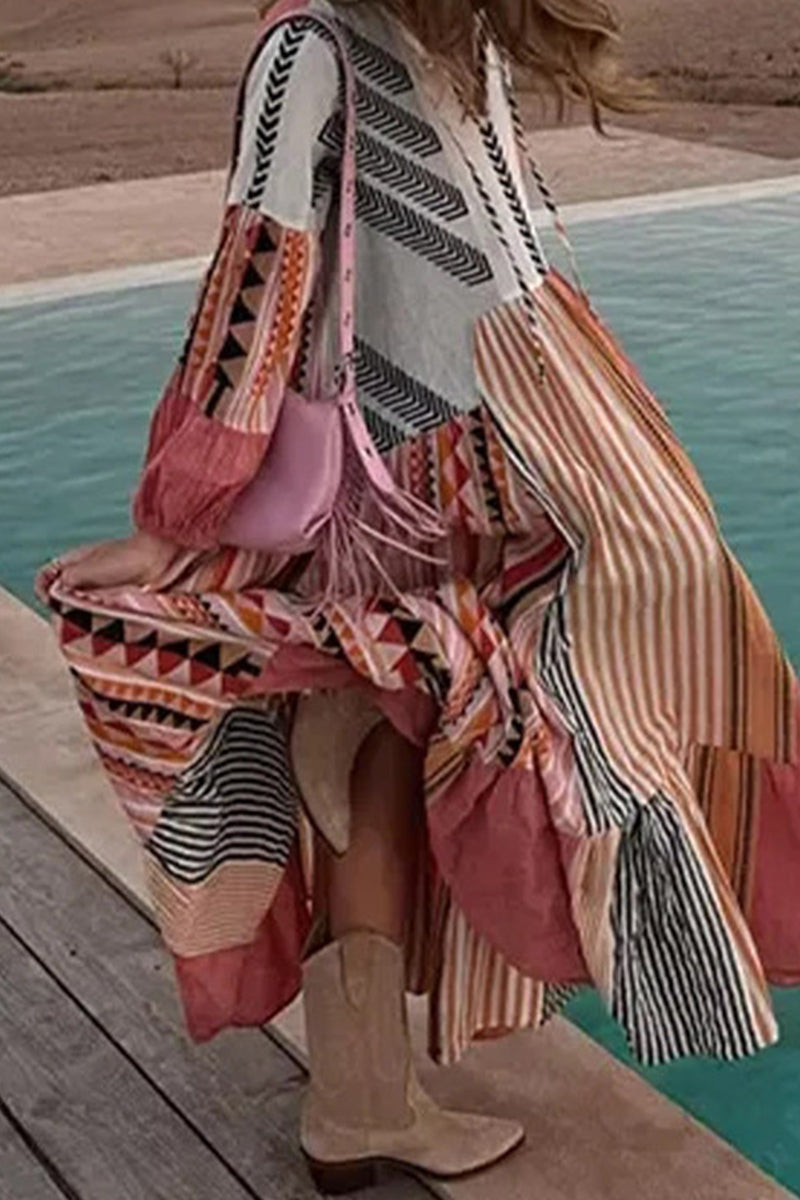 Azucena® | Casual dresses with geometric print and contrasting V-neck