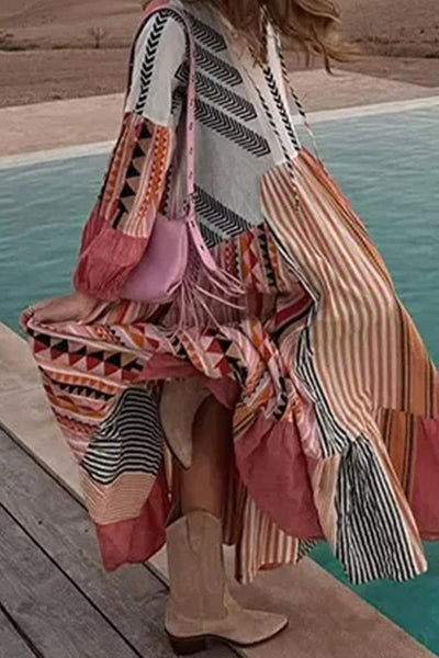 Azucena® | Casual dresses with geometric print and contrasting V-neck