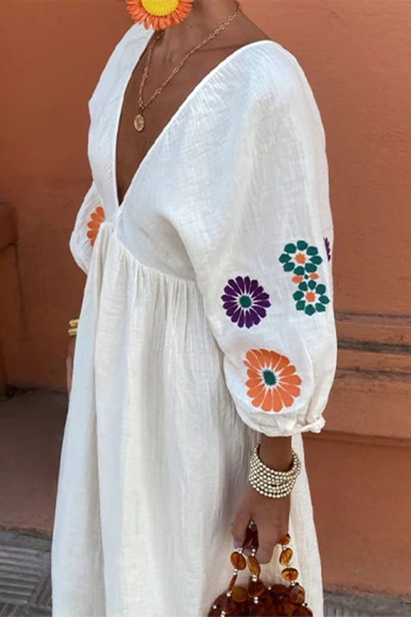 Rosalía® | Casual floral embroidered backless A-line dresses with V-neck and lace-up