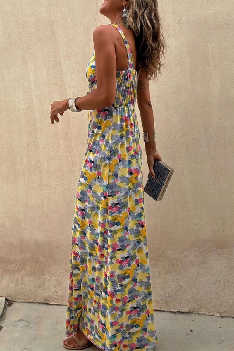 Sophie® | Casual one-tier skirt dresses with geometric print and contrast V-neck