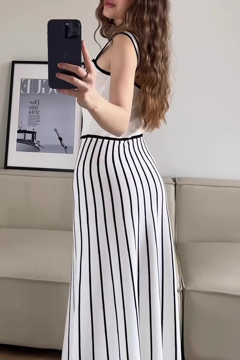 Samanta® | Sexy sling dresses with a striped pattern and a contrasting square neckline
