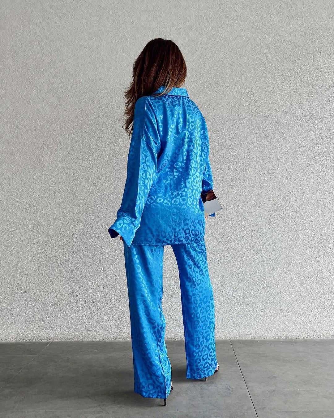 Amalia® | Leopard print satin shirt and pants set