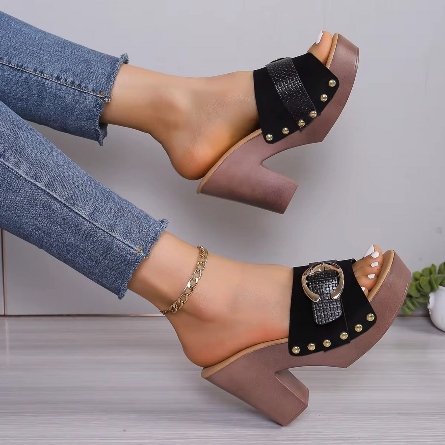 Brisa® | Open toe sandals with a high heel