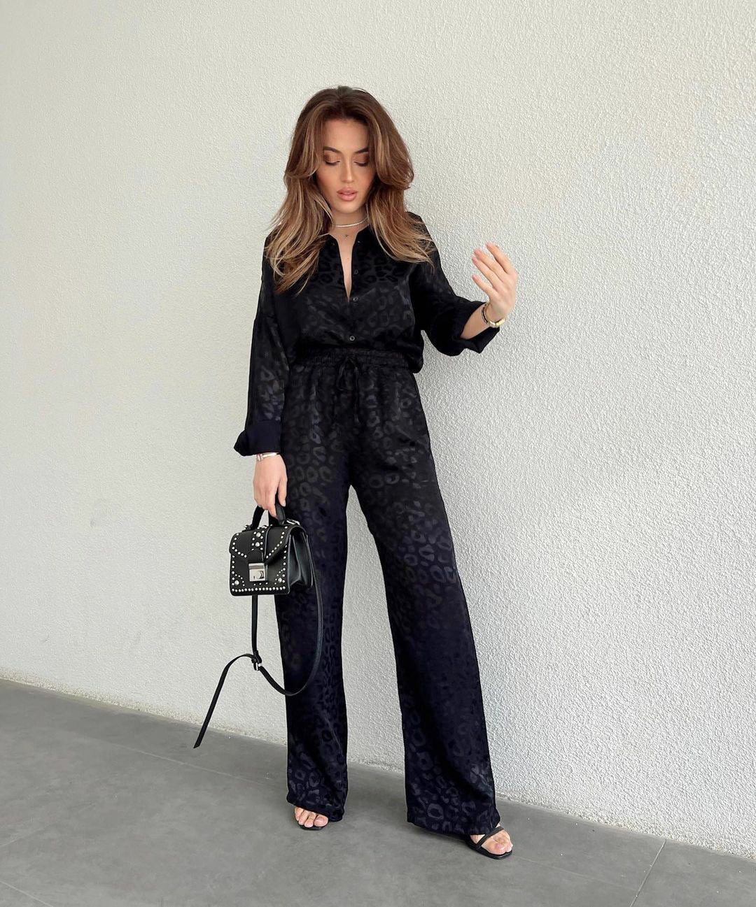 Amalia® | Leopard print satin shirt and pants set