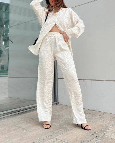 Amalia® | Leopard print satin shirt and pants set