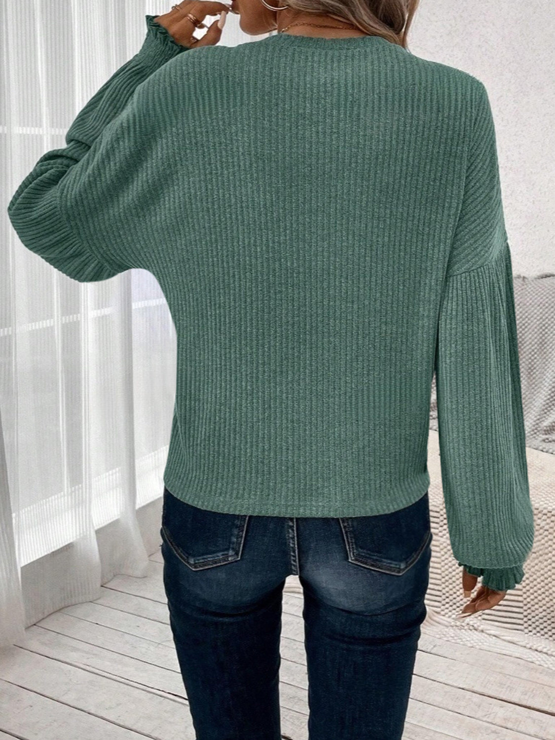 Olivia® | Ribbed crew neck t-shirt with lantern sleeves