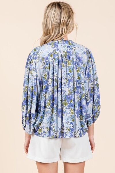 Amira® | Floral blouse with batwing sleeves and button placket