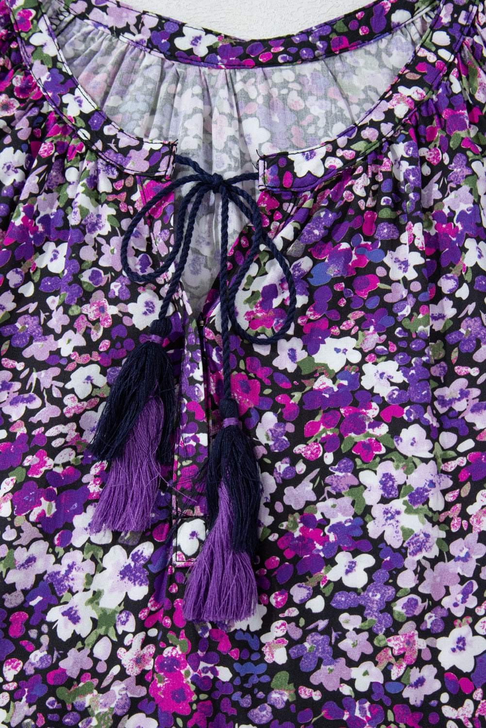 Amanda® | Floral blouse with balloon sleeves and tie collar