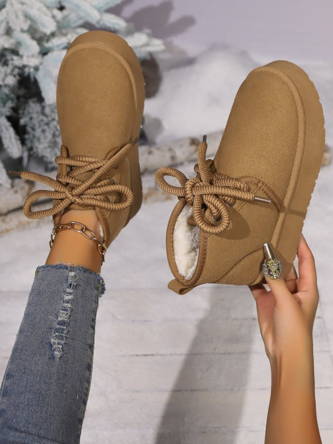 Abigail® | Suede lace-up boots with a round neckline and platform sole