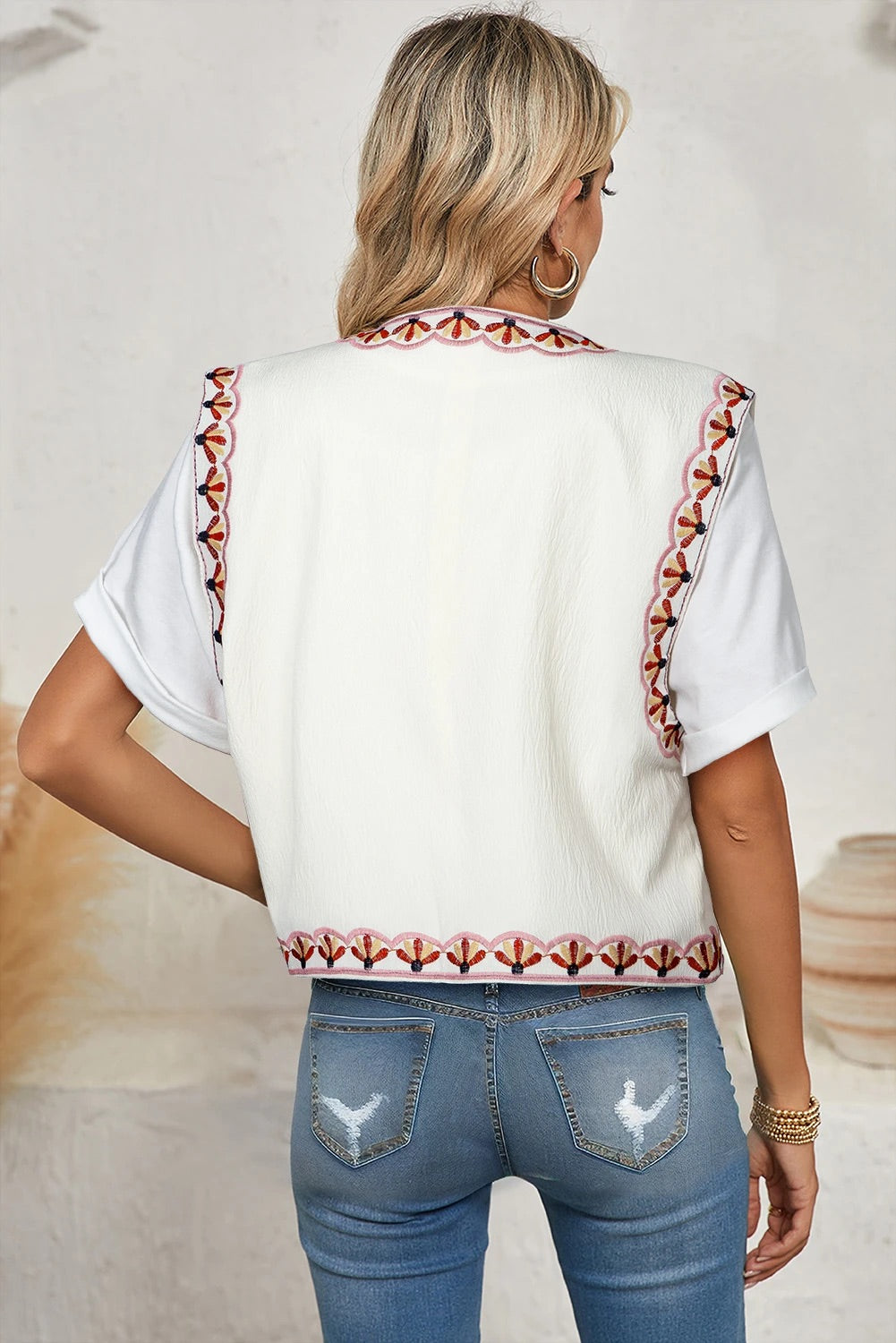 Madeleine® | White cardigan with boho floral embroidery