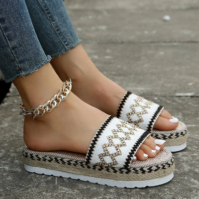 Pranhita® | Chic And Comfortable Sandals