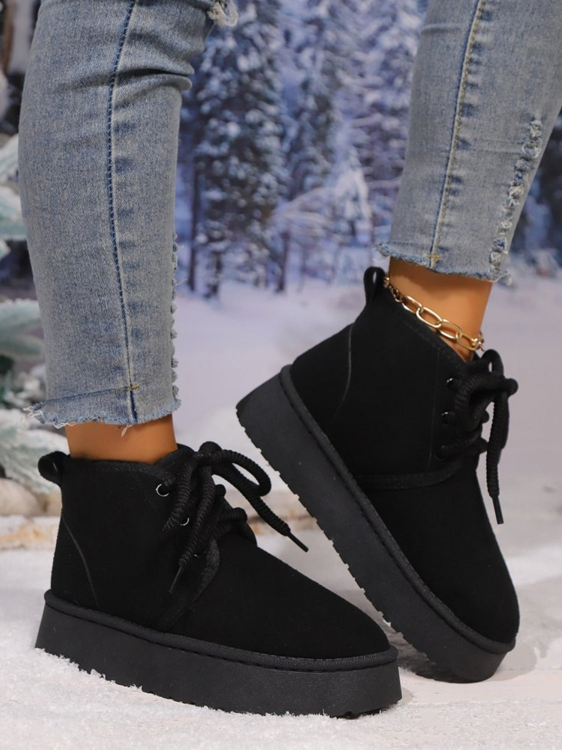 Abigail® | Suede lace-up boots with a round neckline and platform sole
