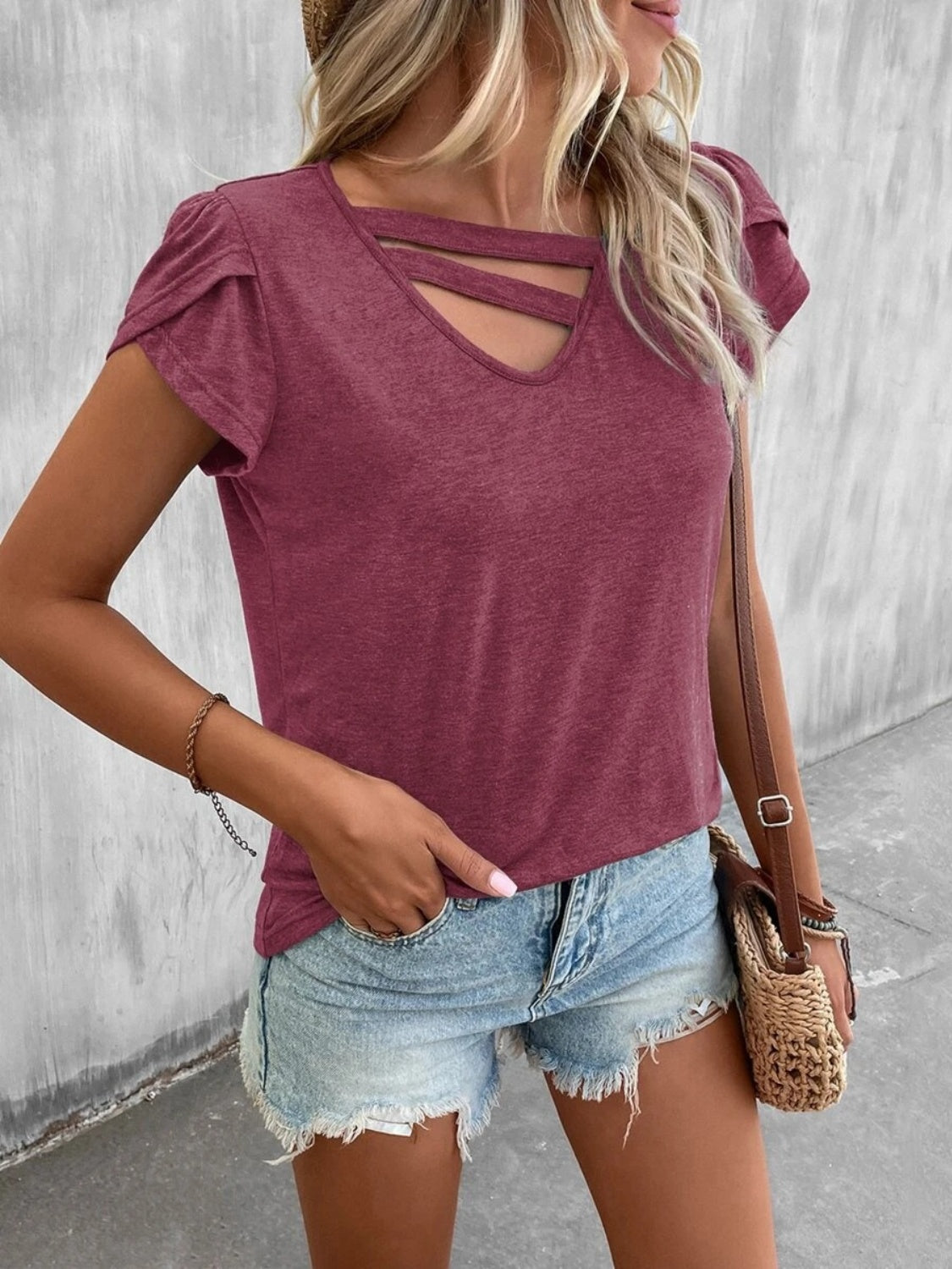 Ariana® | Asymmetrical T-shirt with petal sleeves