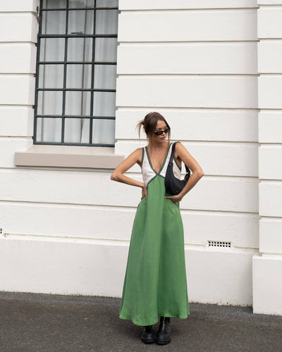 Mackenzie® | V-neck dress