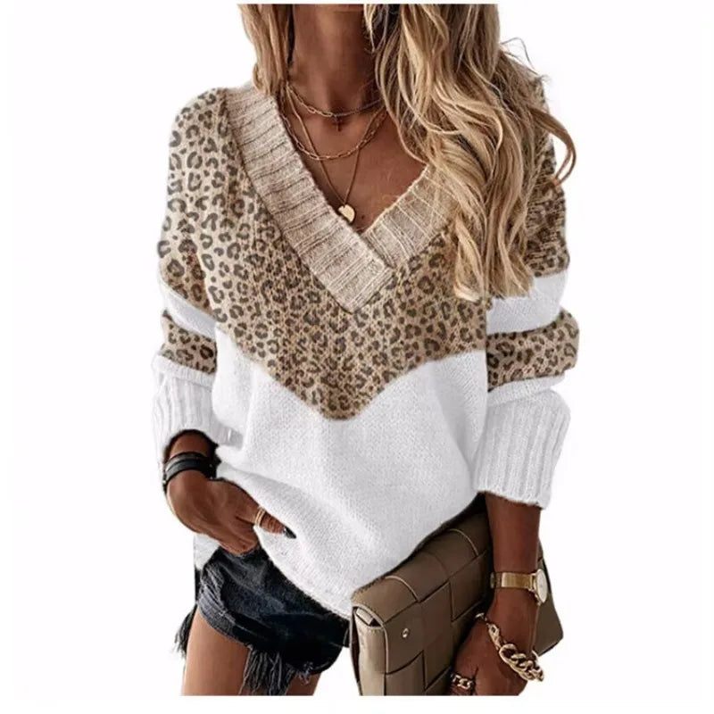 Rocio® | V-neck leopard sweater with color blocks