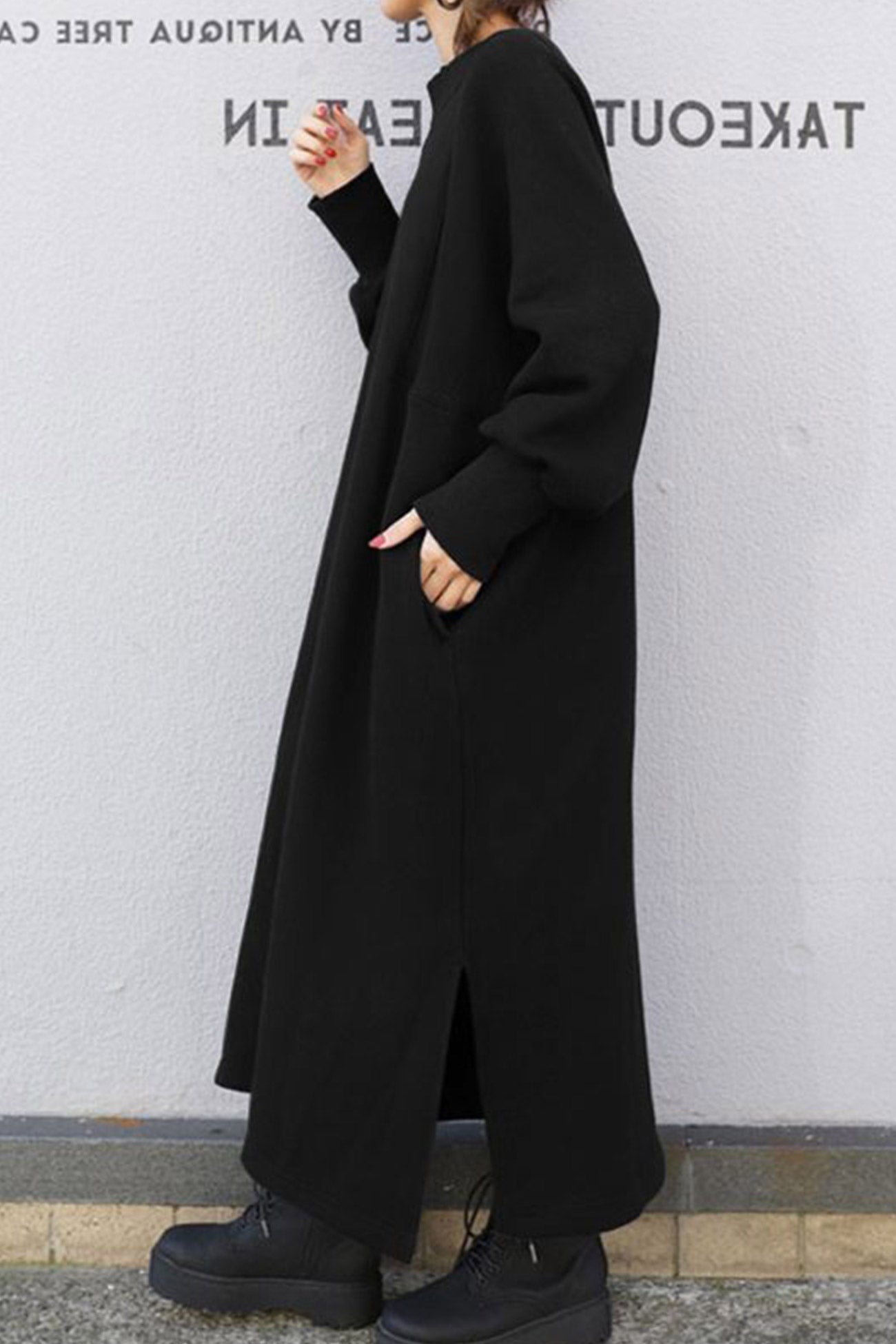 Beate® | Solid sweatshirt dress with a crew neck and slit