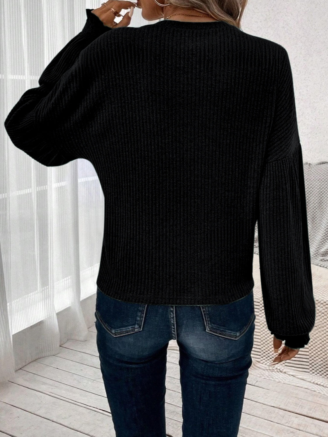 Olivia® | Ribbed crew neck t-shirt with lantern sleeves