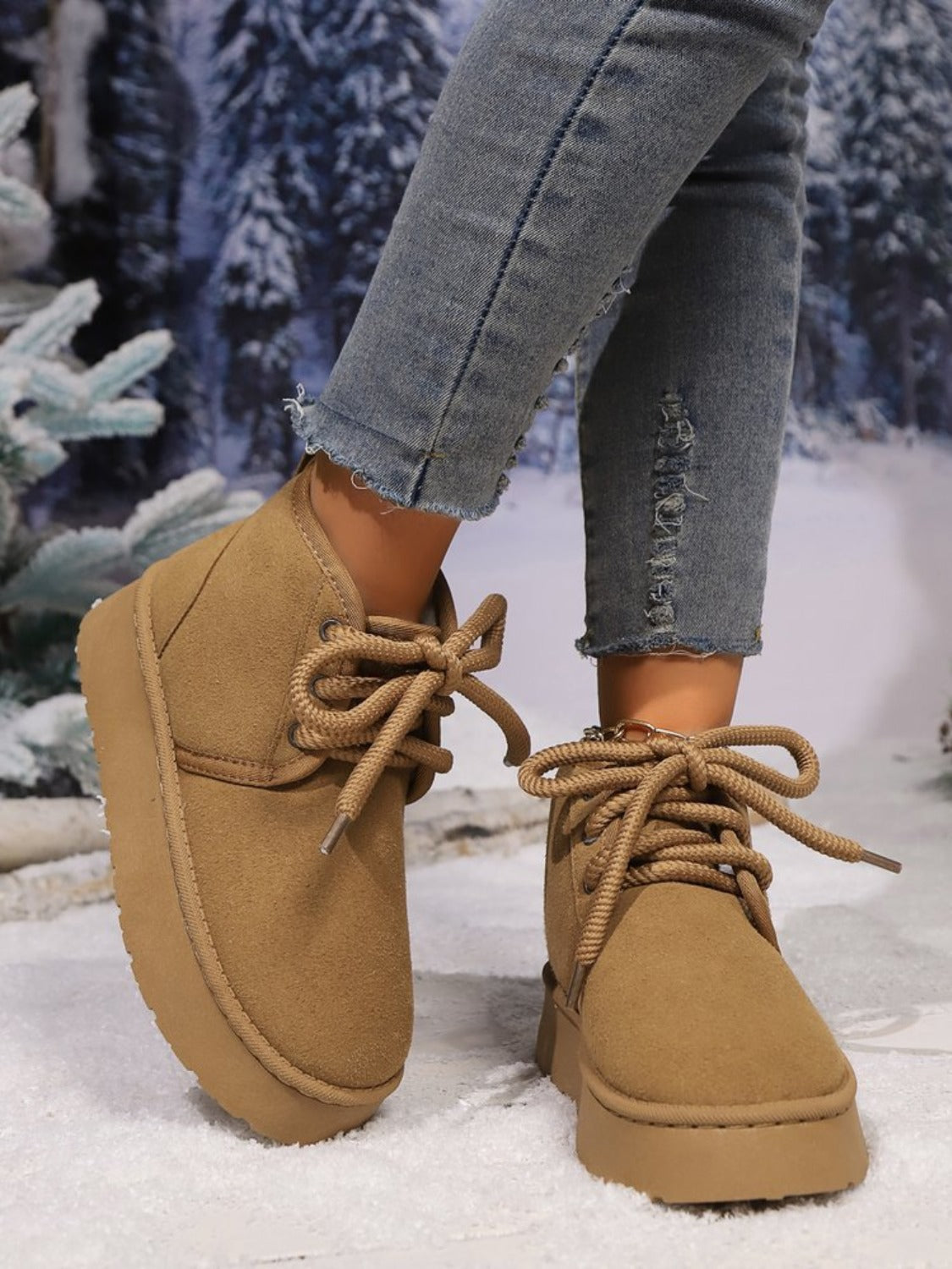Abigail® | Suede lace-up boots with a round neckline and platform sole